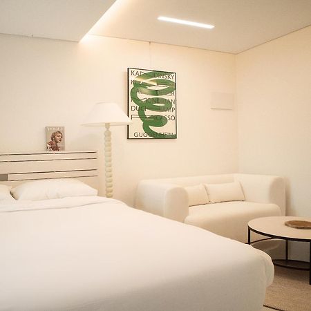 Uh Flat The Seocho Apartment Seoul Bagian luar foto