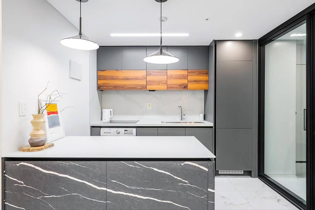 Uh Flat The Seocho Apartment Seoul Bagian luar foto