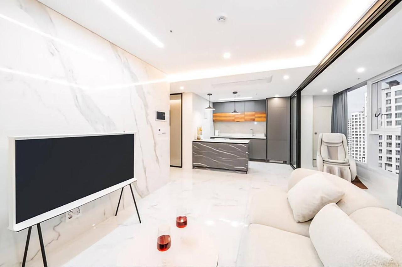 Uh Flat The Seocho Apartment Seoul Bagian luar foto