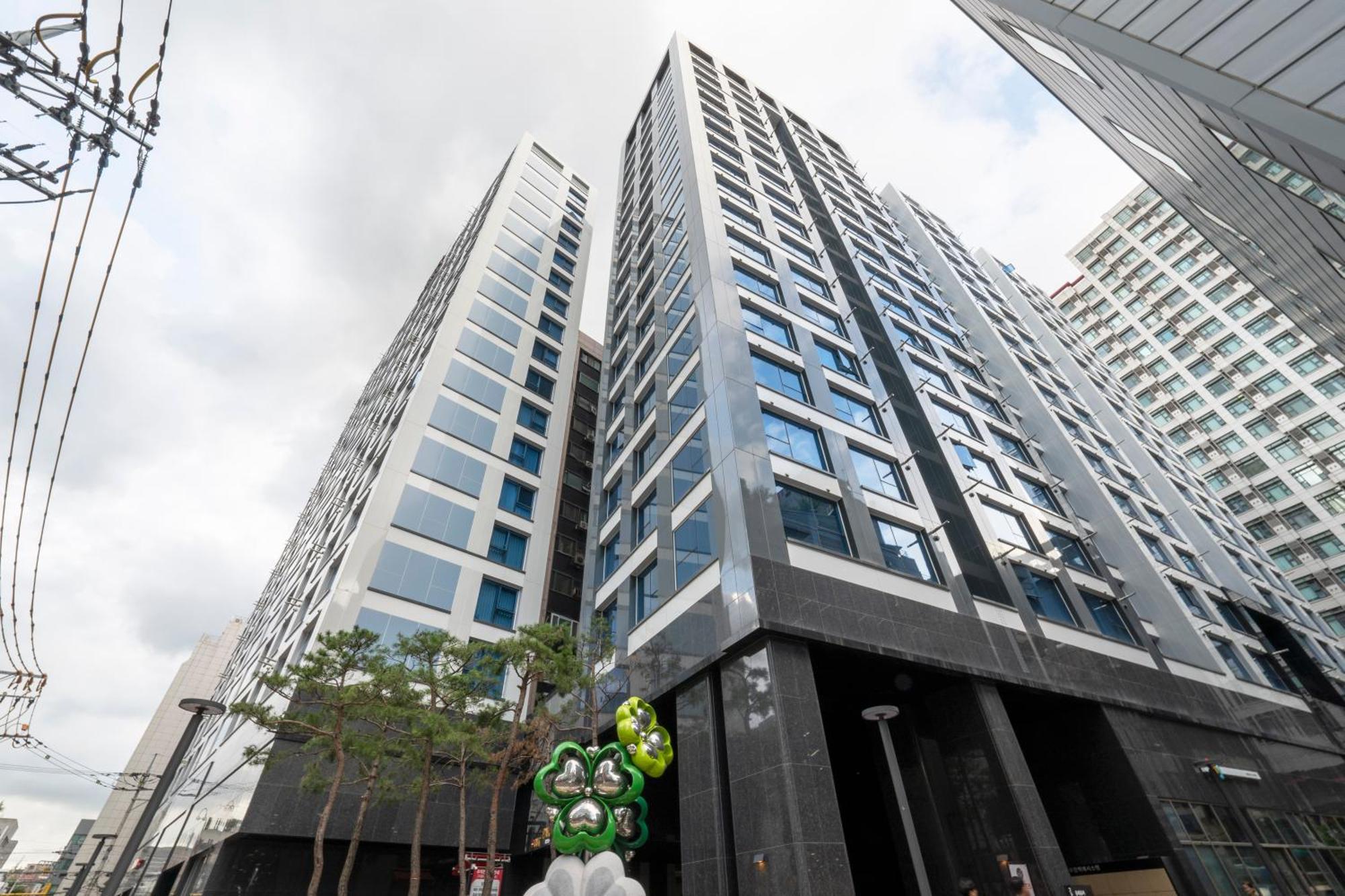Uh Flat The Seocho Apartment Seoul Bagian luar foto
