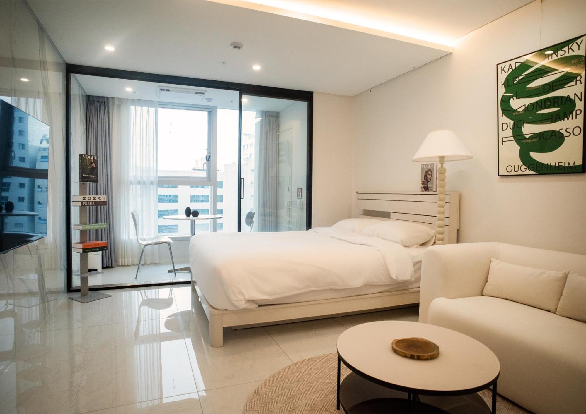 Uh Flat The Seocho Apartment Seoul Bagian luar foto