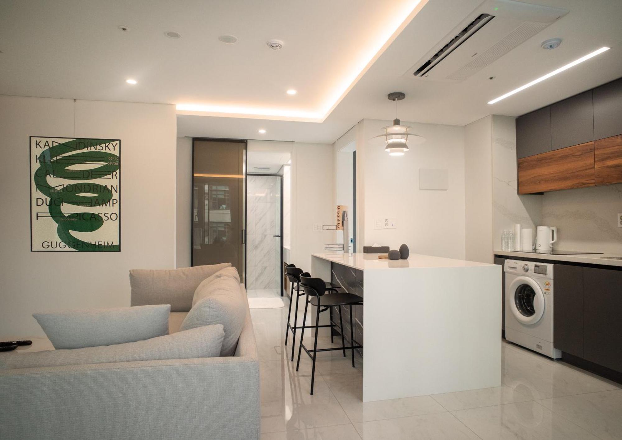 Uh Flat The Seocho Apartment Seoul Bagian luar foto