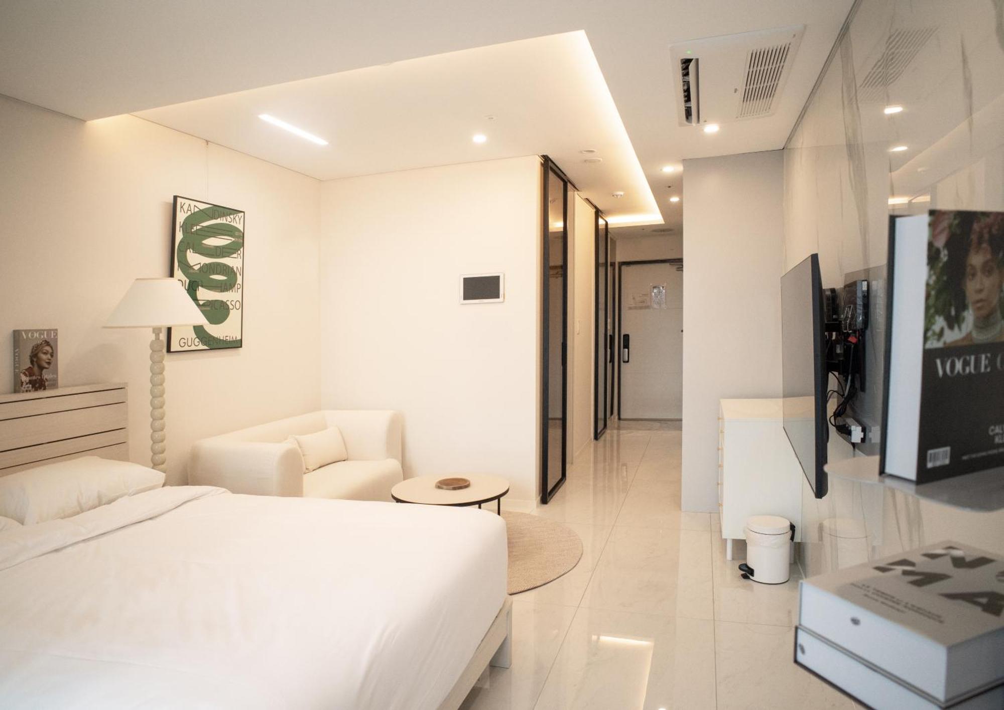 Uh Flat The Seocho Apartment Seoul Bagian luar foto