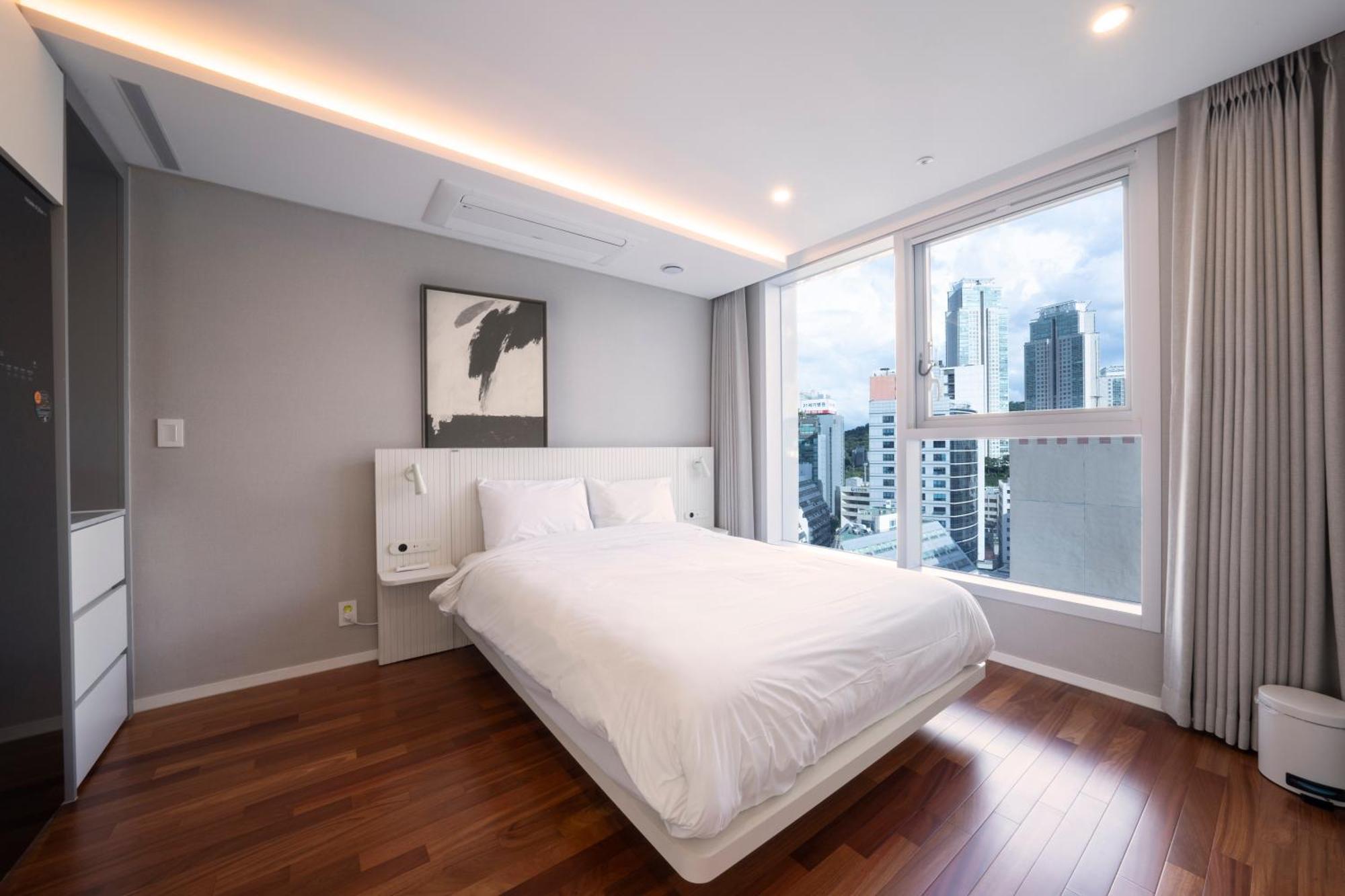 Uh Flat The Seocho Apartment Seoul Bagian luar foto